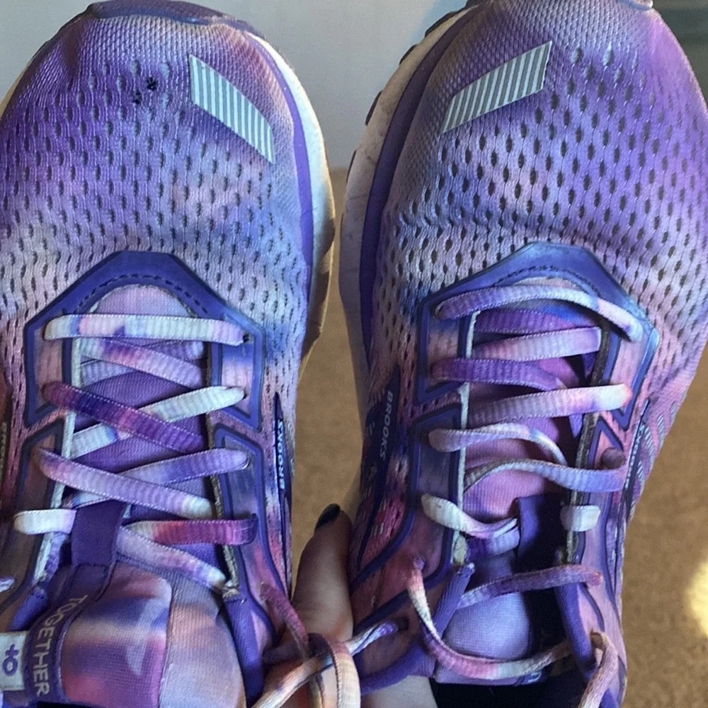 Womens Brooks size 8 - Picture 5 of 7